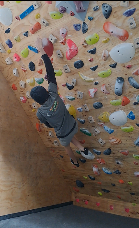Indoor Climb South Coast: climber training on the Huskisson bouldering wall